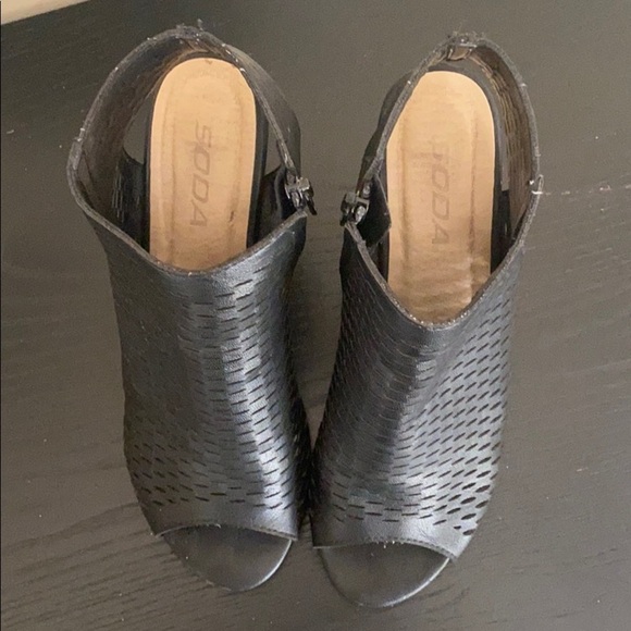 FINAL PRICE Soda Black Peep Toe Open Booties Size 6 - Picture 3 of 5